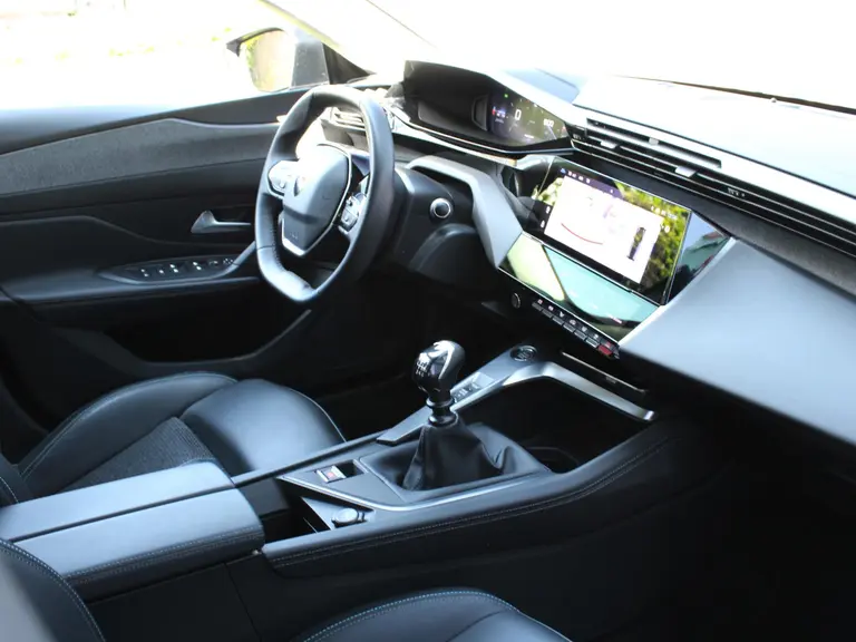 Peugeot 308 Allure Pack Business 1.2 PureTech 130PK Navigatie, Keyless, Rondomzichtcamera, Afneembare Trekhaak, Stoelverwarming afbeelding 17