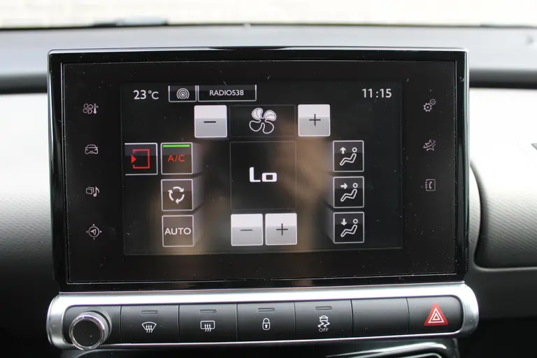 Citroën C4 Cactus 1.2 PureTech Shine Trekhaak, Navigatie, Airco, CruiseControl, Achteruitrijcamera afbeelding 19
