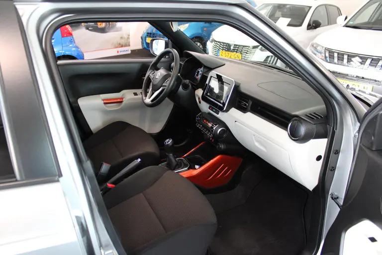 Suzuki Ignis 1.2 Smart Hybrid Stijl Achteruitrijcamera, Bluetooth, Stoelverwarming, Navigatie, Cruise Control afbeelding 17