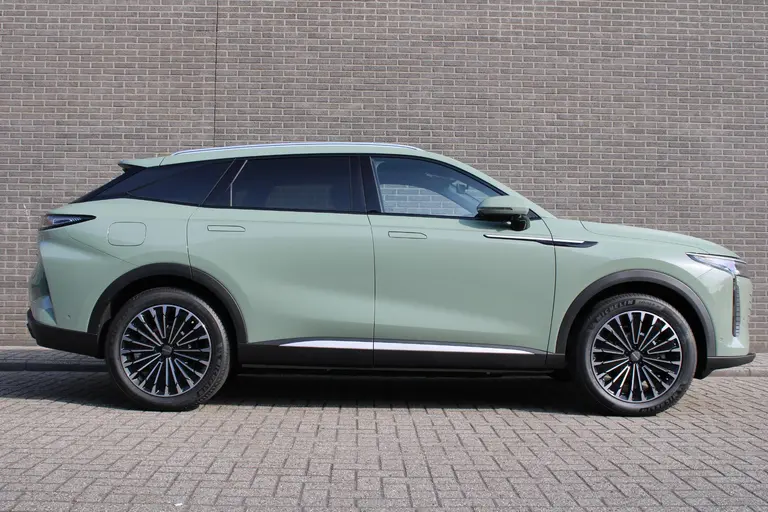 Omoda 9 SHS PHEV Premium 34,46 kWh Super Hybrid System, 20"LM velgen, Elek.schuif/kanteldak, Camera voor/achter, 1.500 kg trekgewicht afbeelding 3