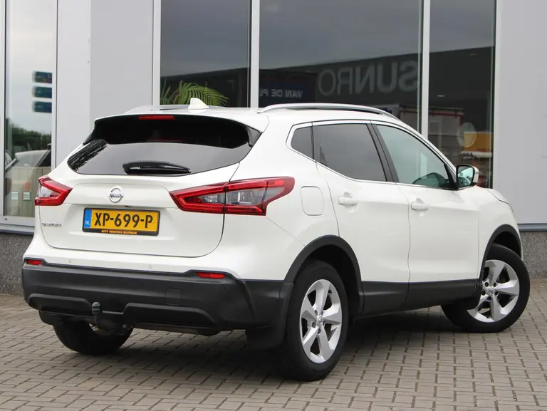 Nissan QASHQAI 1.2 N-Connecta Automaat Trekhaak, Panoramadak, Cruise en Climate Control, Achteruitrijcamera afbeelding 3