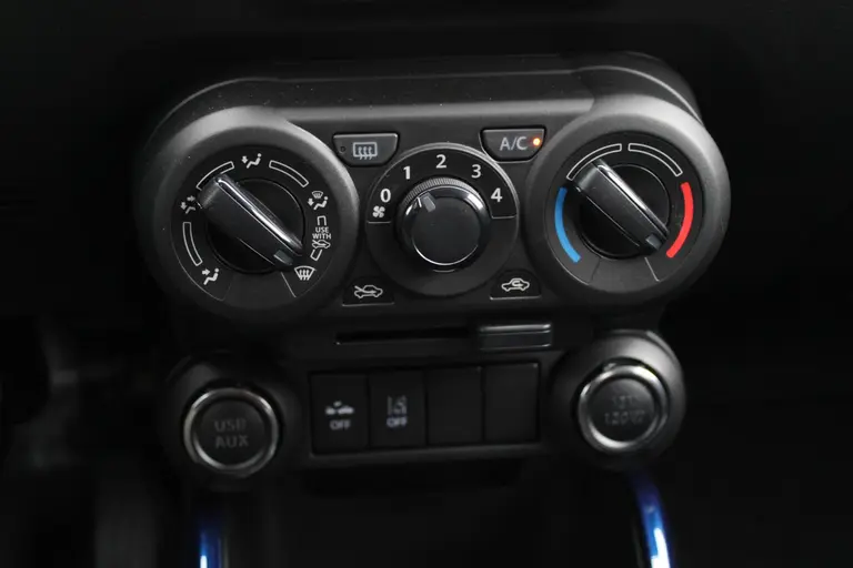 Suzuki Ignis 1.2 Smart Hybrid Select Carplay/Android Auto, Achteruitrijcamera, DAB+ Radio, Stoelverwarming Voor afbeelding 19