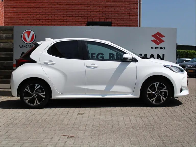 Toyota Yaris 1.5 Hybrid 115 Teamplayer Achteruitrijcamera, Parkeersensoren voor en achter, Airco Automatisch, Cruise Control Adaptief afbeelding 12