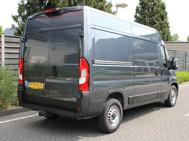 Peugeot Boxer 2.2 BlueHDi 140PK L2H2 3.5t EAT8 Automaat Navigatie, Achteruitrijcamera, Trekhaak, Climate Control, Apple Carplay, Android Auto afbeelding 8