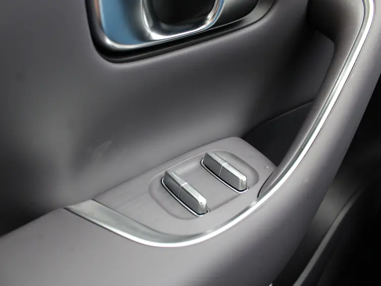 Leapmotor C10 REEV Design 28.4 kWh Camera systeem rondom, Stoelverwarming/koeling, Panoramadak, Navigatie afbeelding 25