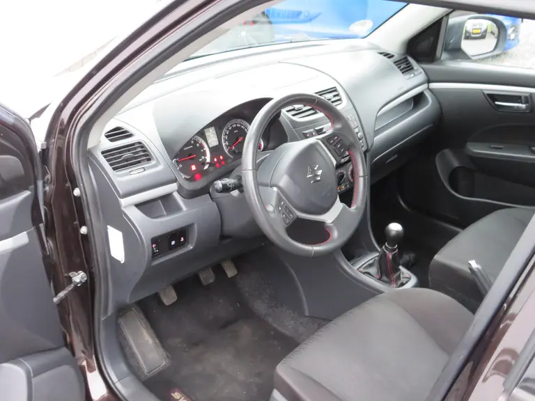 Suzuki Swift 1.2 Bandit EASSS, 2e Eig, Cruise Control, All-Seasons, LM-Velgen, Stoelverw. Goed onderhouden! afbeelding 8