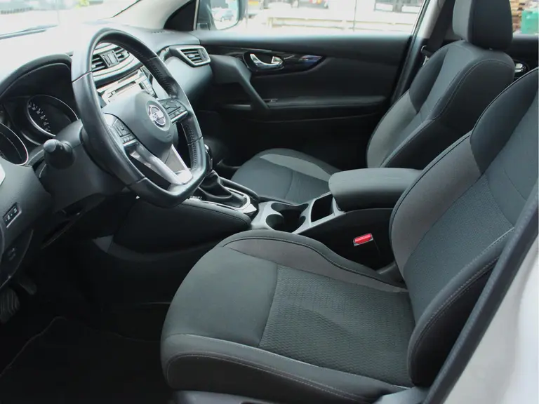 Nissan QASHQAI 1.2 N-Connecta Automaat Trekhaak, Panoramadak, Cruise en Climate Control, Achteruitrijcamera afbeelding 34
