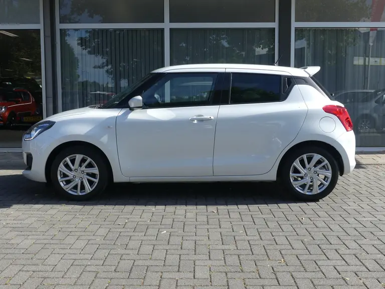 Suzuki Swift 1.2 Select Smart Hybrid Trekhaak, Cruise Control, Apple Carplay, Android Auto, Navigatie, Achterspoiler afbeelding 3