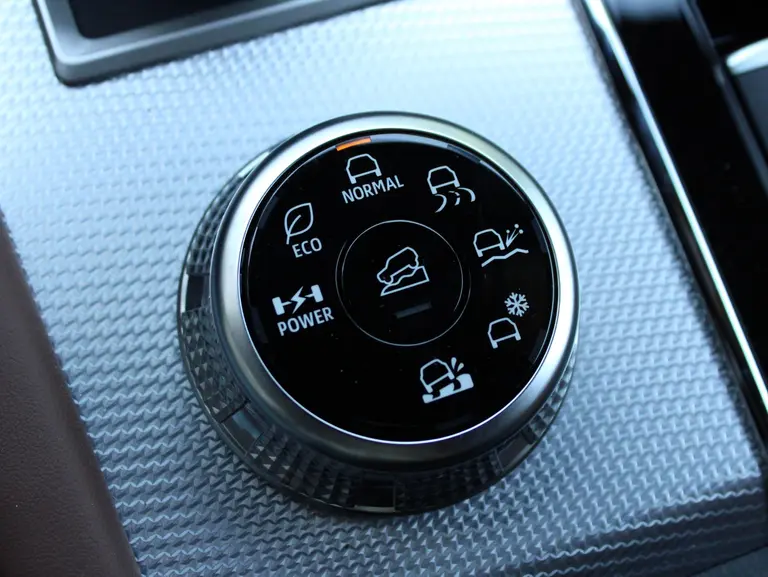 Mitsubishi Outlander 2.4 PHEV Instyle+ Lederen Interieur, Elektrisch Glazen Panoramadak, Stoelventilatie, Yamaha Audio afbeelding 31