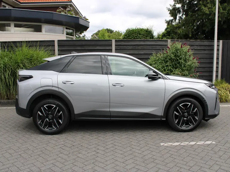 Peugeot 3008 Allure 1.2 Hybrid 136PK e-DCS6 Automaat Navigatie, Rondomzichtcamera, Stoel & Stuurwielverwarming, Keyless, Draadloze Telefoonlader afbeelding 9