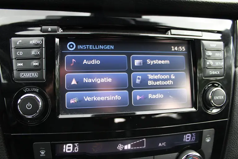 Nissan QASHQAI 1.2 N-Vision, Automaat, Parkeersensoren voor en Panorama Dak! afbeelding 17