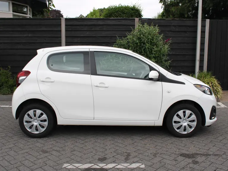 Peugeot 108 Active 1.0 e-VTi 68PK Airco, Bluetooth, Elektrische Ramen Voor, LED Dagrijverlichting afbeelding 8