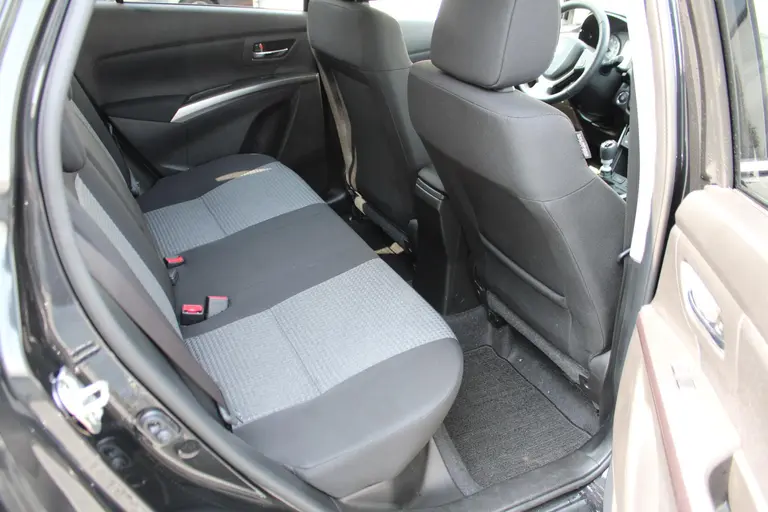 Suzuki S-Cross 1.4 Boosterjet Select Smart Hybrid, 1500 KG Parkeersensoren voor en achter, Navigatie en Camera afbeelding 15