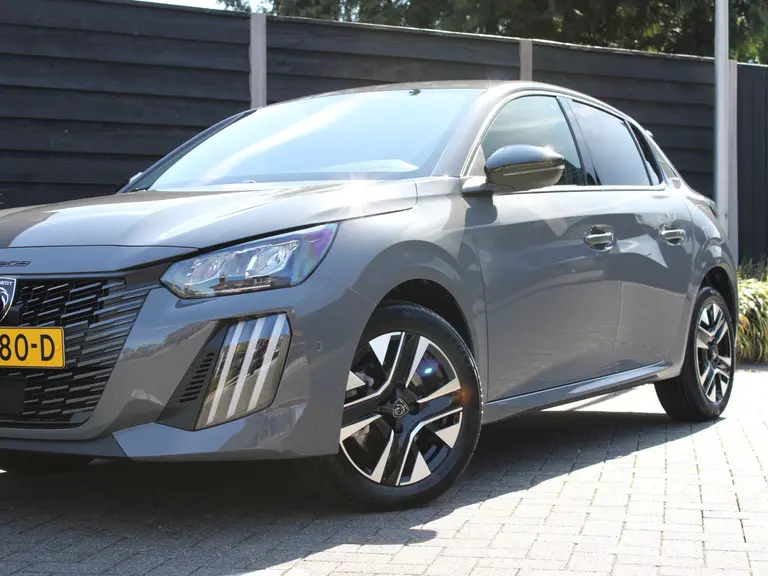 Peugeot 208 Allure 1.2 Hybrid 110PK e-DCS6 Automaat Navigatie, 360 camera, Lichtmetalen velgen, Parkeerhulp voor & achter, Cruise Control afbeelding 2