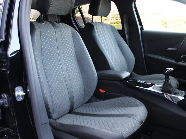 Peugeot 208 1.2 PureTech 100PK Allure Navigatie, Stoelverwarming, Camera achter, Parkeerhulp voor & Achter, Lichtmetalen velgen afbeelding 36