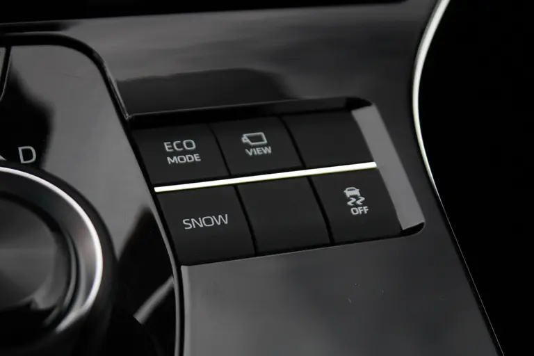 Toyota Bz4x Dynamic 71 kWh Automaat 3-fase Stuurverwarming, Elektrische bestuurdersstoel, Navigatie, Rondomzicht camera afbeelding 32