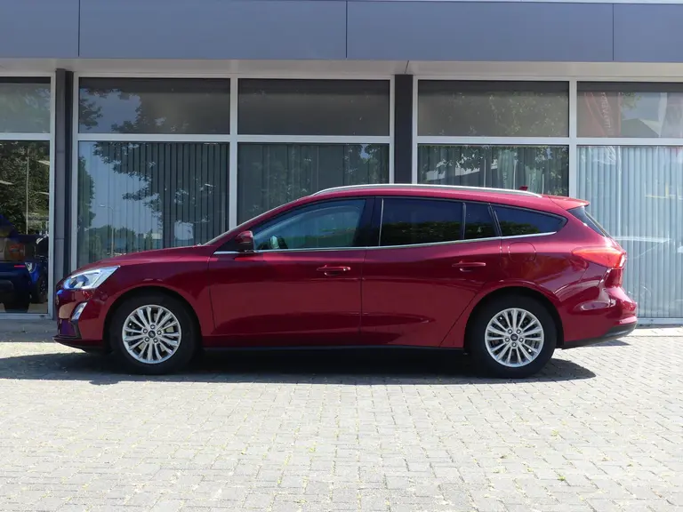 Ford FOCUS Wagon 1.5 EcoBoost Titanium Business Trekhaak, Bang & Olufsen, Cruise en Climate Control afbeelding 3