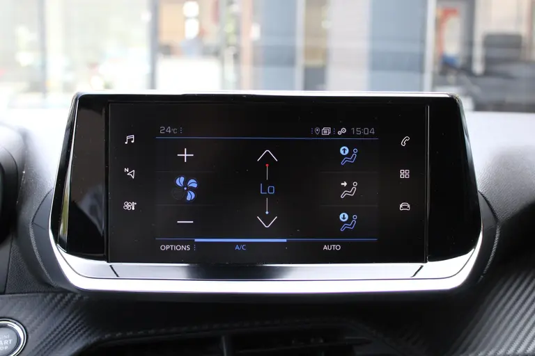 Peugeot 2008 1.2 PureTech Allure Automaat, Trekhaak, Airco, Navigatie, Applecarpl./Andr. Auto afbeelding 18