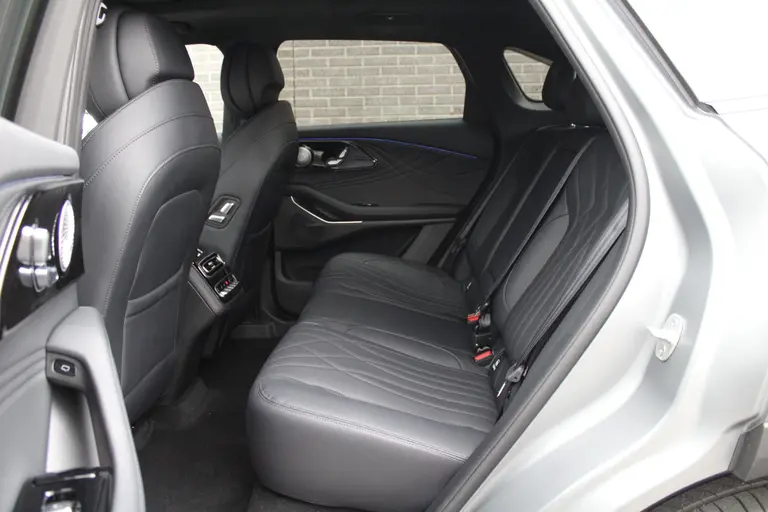 Omoda 9 SHS PHEV Premium 34,46 kWh Super Hybrid System, 20"LM velgen, Elek.schuif/kanteldak, Camera voor/achter, 1.500 kg trekgewicht afbeelding 11