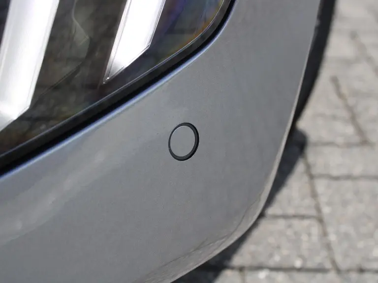 Peugeot 208 Allure 1.2 Hybrid 100PK e-DCS6 Automaat Keyless, Navigatie, Achteruitrijcamera, Stoelverwarming, Adaptieve Cruise Control afbeelding 4