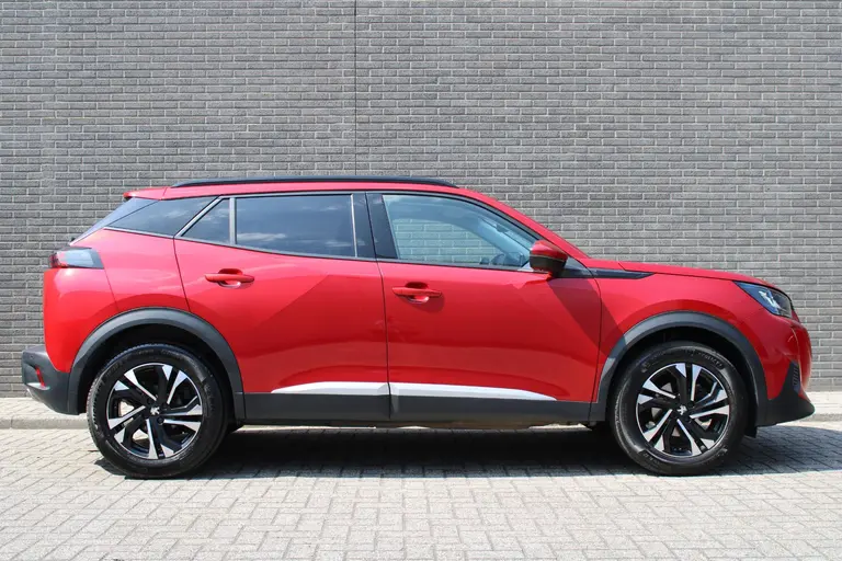 Peugeot 2008 1.2 PureTech Allure Automaat, Trekhaak, Airco, Navigatie, Applecarpl./Andr. Auto afbeelding 2