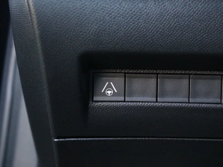 Peugeot 2008 1.2 PureTech 130PK GT EAT8 Automaat Alcantara Leder, Navigatie, Stoelverwarming & Massage, 360 Camera, Keyless afbeelding 20