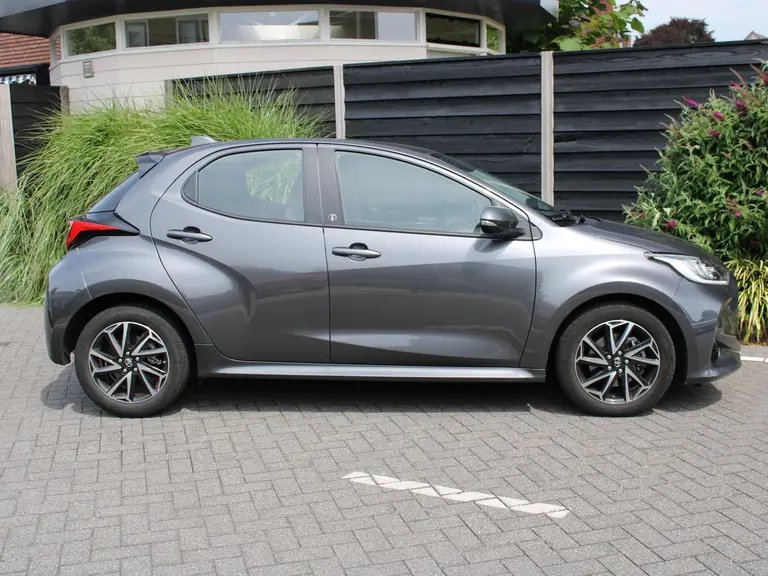 Toyota Yaris Dynamic 1.5 Hybrid 115PK Automaat Lichtmetalen velgen, Achteruitrij camera, Climate Control, KeylessEntry, AppleCarplay/Android Auto Navigatie afbeelding 9
