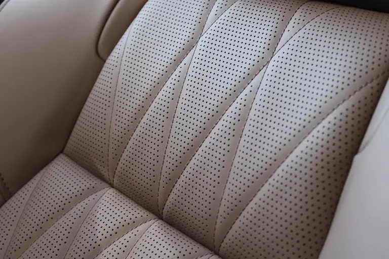 Mitsubishi Outlander 2.4 PHEV Instyle+ Lederen interieur, Elek.glazen panoramadak, Massage stoelen, 20" LM velgen, Trekgewicht 1.600 KG. afbeelding 7