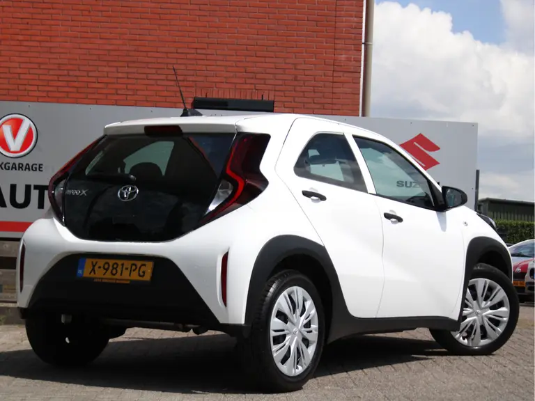 Toyota Aygo X 1.0 VVT-i MT Adaptieve Cruise Control, Airco, Hill Hold Functie, Elektrische Ramen Voor afbeelding 15