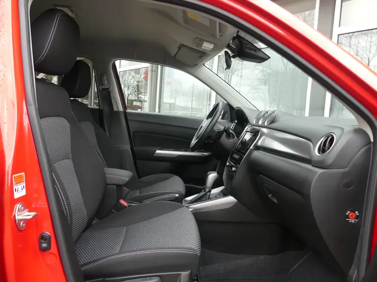 Suzuki Vitara 1.4 Boosterjet Select Smart Hybrid, Automaat, Trekhaak, Navigatie, Keyless en goed onderhouden! 1500 KG TREKGEWICHT! afbeelding 9