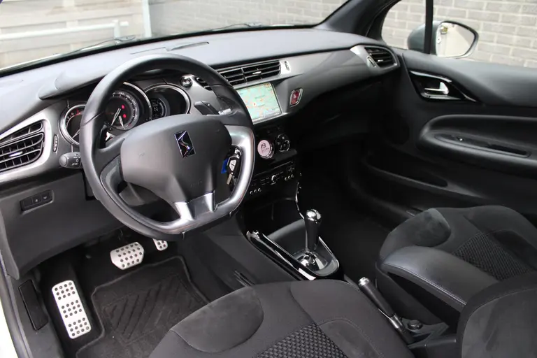 Citroën DS3 1.2 VTi So Chic afbeelding 27
