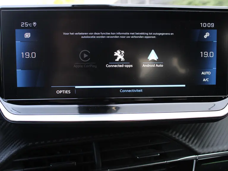 Peugeot 2008 GT Pack 1.2 PureTech 130PK EAT8 Automaat Panoramisch schuifkanteldak, Luxe Alcantara bekleding, Focal Hifi, Trekhaak afbeelding 28