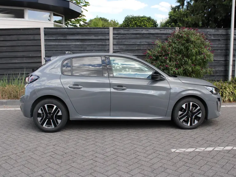 Peugeot 208 Allure 1.2 PureTech 100PK Navigatie, Rondomzichtcamera, Keyless, Parkeersensoren, Apple Carplay, Android Auto afbeelding 9