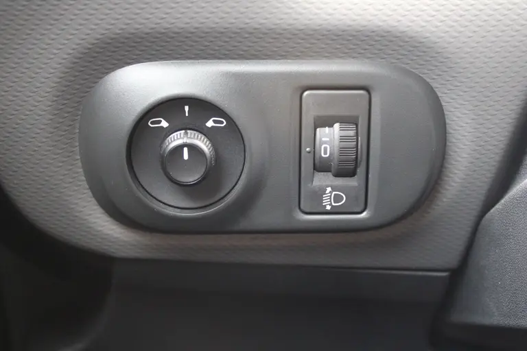 Citroën C4 Cactus 1.2 PureTech Shine Trekhaak, Navigatie, Airco, CruiseControl, Achteruitrijcamera afbeelding 11