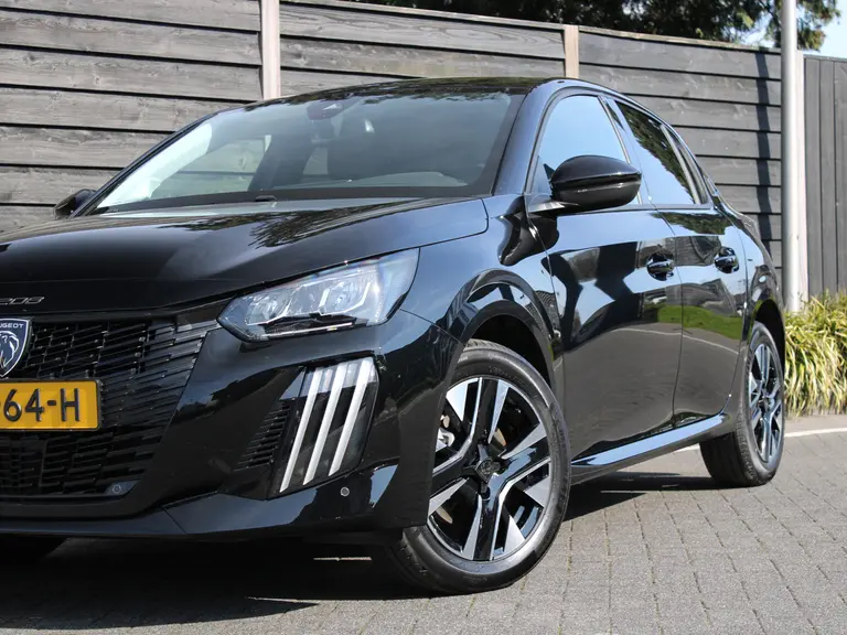 Peugeot 208 1.2 PureTech 100PK Allure Navigatie, Stoelverwarming, Camera achter, Parkeerhulp voor & Achter, Lichtmetalen velgen afbeelding 2