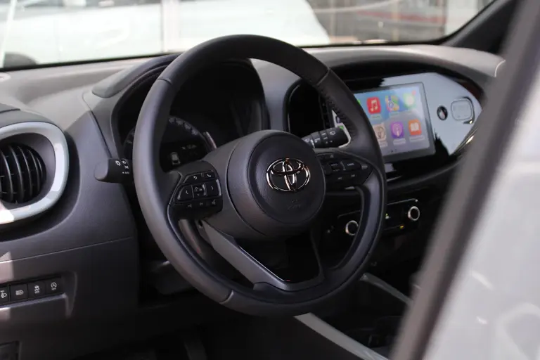 Toyota Aygo X 1.0 VVT-i S-CVT Pulse Airco Automatisch, Cruise Control Adaptief, Achteruitrijcamera, Apple Carplay/Android Auto afbeelding 4
