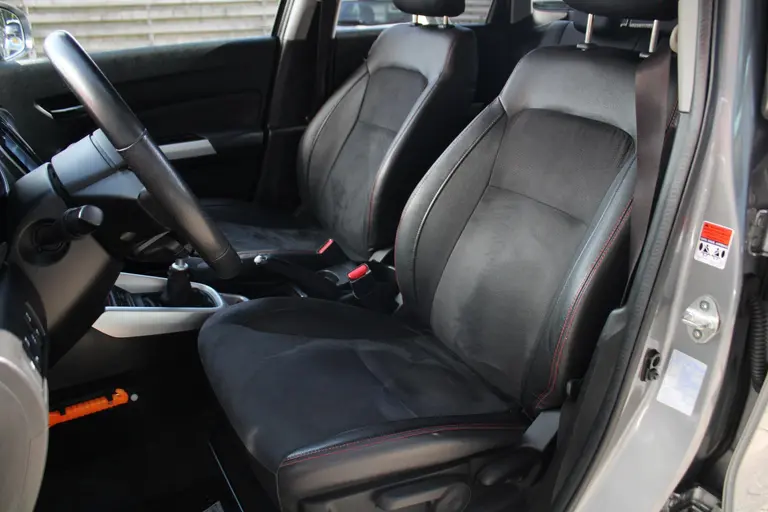 Suzuki Vitara 1.4 S Adaptieve Cruise Control, Parkeersensoren Voor en Achter, Climate Control, Navigatie, Stoelverwarming afbeelding 5