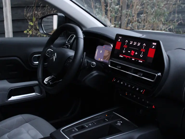 Citroën C5 Aircross 1.2 Hybrid 136PK ë-Series Automaat Navigatie, Achteruitrijcamera, Keyless Entry & Start, Parkeersensoren, Stoelverwarming afbeelding 16