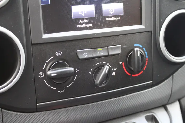 Peugeot Partner 120 1.6 BlueHDi 75 L1 Première Trekhaak, Parkeersensor achter, Cruise Control, Airco afbeelding 19