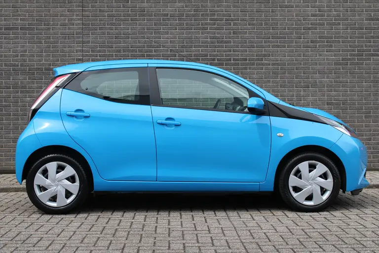 Toyota Aygo 1.0 VVT-i x-nav Achteruitrijcamera, Navigatie, Airco, Bluetooth afbeelding 3