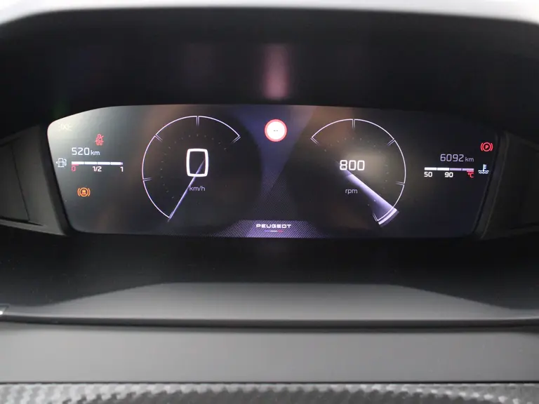 Peugeot 2008 Allure 1.2 PureTech 100PK Navigatie, Camera Achter, parkeerhulp voor en achter, Apple Carplay/Android auto draadloos afbeelding 15