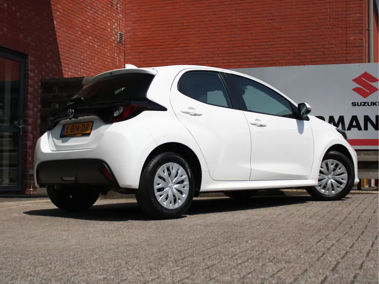 Toyota Yaris 1.0 VVT-i Active Achteruitrijcamera, Bluetooth, Cruise Control Adaptief, Apple Carplay/Android Auto afbeelding 9