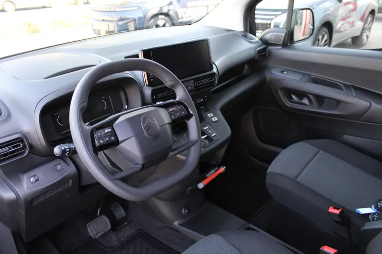 Citroën Berlingo 1.5 BlueHDi 130 EAT8 S&S L1 Automaat Cruise/Climate control, Apple carplay/Android auto, Mistlampen, 16"LM velgen, afbeelding 11