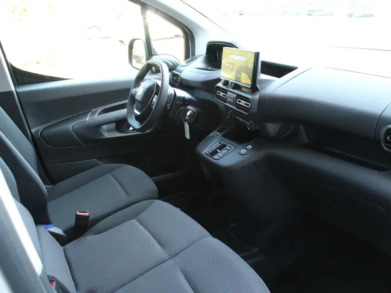 Peugeot Partner 1.5 BlueHDi 130PK EAT8 Automaat L1 White & Black Edition, Navigatie, Airconditioning, Camera Achter + Zijkant, Parkeerhulp voor & achter, Trekhaak afbeelding 47