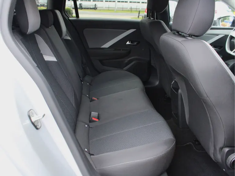 Opel Astra Sports Tourer 1.2 Level 2 Cruise en Climate Control, Parkeersensoren Voor en Achter, Navigatie afbeelding 10