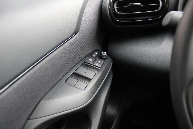 Toyota Yaris Cross 1.5 Hybrid Explore , Automaat, Applecarplay/Androidauto, Parkeersensoren voor en achter afbeelding 23