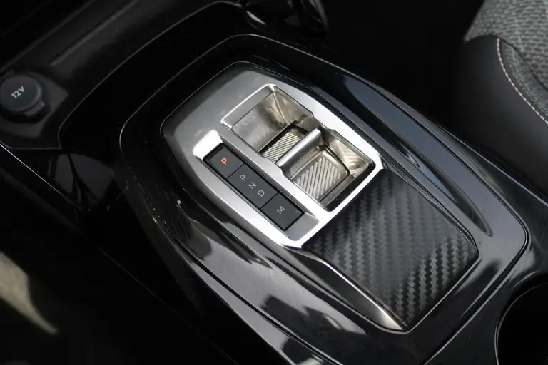 Peugeot 208 Hybrid 100 e-DCS6 Allure Automaat, Navigatie, Applecarpl./Andr. Auto, Keyless entry/Start afbeelding 26