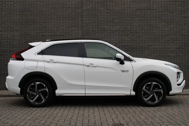 Mitsubishi Eclipse Cross 2.4 PHEV Executive Cruise/Climate control, Trekhaak, Navigatie, Apple Carplay/Android auto, Camera, afbeelding 2