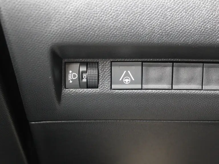 Peugeot 208 Hybrid 100PK e-DCS6 Allure Stoelverwarming,Adaptieve cruise control, Achteruitrijcamera afbeelding 16