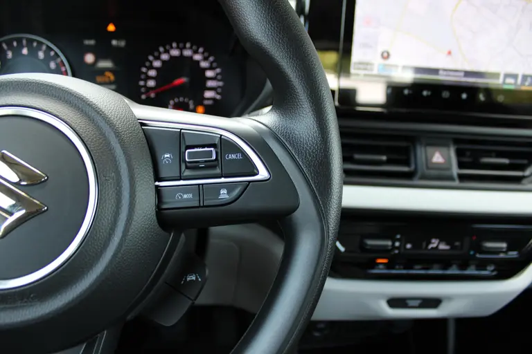 Suzuki Swift 1.2 Comfort Smart Hybrid NIEUW MET 6 JAAR GARANTIE! Navigatie, Achteruitrijcamera, Parkeersensoren Achter, Cruise Control Adaptief afbeelding 26